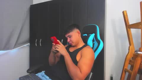 Oliver bray online show from December 13, 8:14 pm