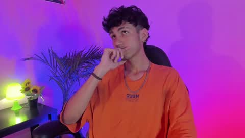 Snapshot of oliver_fast_ chatting on December 3, 6:26 am Oliver fast online show from December 3, 6:26 am