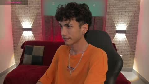 Snapshot of oliver_fast_ chatting on December 12, 4:26 am Oliver fast online show from December 12, 4:26 am