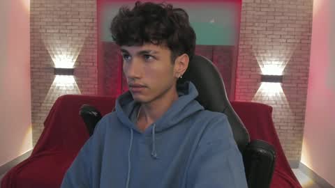 Snapshot of oliver_fast_ chatting on December 13, 10:51 am Oliver fast online show from December 13, 10:51 am