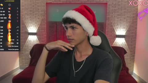 Snapshot of oliver_fast_ chatting on December 16, 5:17 am Oliver fast online show from December 16, 5:17 am