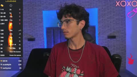 Snapshot of oliver_fast_ chatting on January 11, 11:12 am Oliver fast online show from January 11, 11:12 am