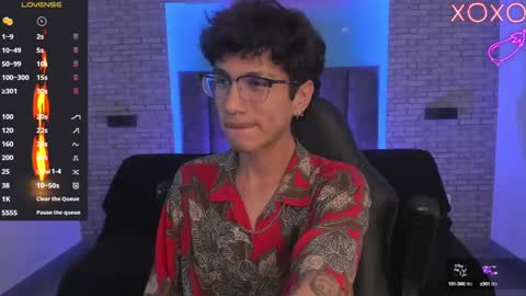 Snapshot of oliver_fast_ chatting on January 15, 4:25 am Oliver fast online show from January 15, 4:25 am