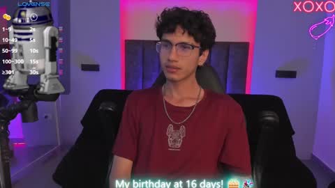 Snapshot of oliver_fast_ chatting on February 1, 10:15 am Oliver fast online show from February 1, 10:15 am