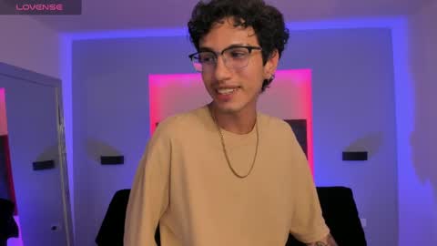 Snapshot of oliver_fast_ chatting on February 13, 4:32 am Oliver fast online show from February 13, 4:32 am