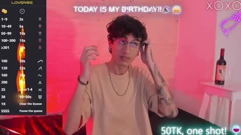 Snapshot of oliver_fast_ chatting on February 16, 5:26 am Oliver fast online show from February 16, 5:26 am