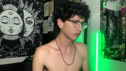 Snapshot of oliver_fast_ chatting on October 3, 8:00 am Oliver fast online show from October 3, 8:00 am