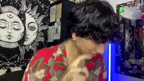 Snapshot of oliver_fast_ chatting on October 15, 6:13 am Oliver fast online show from October 15, 6:13 am