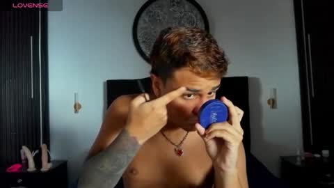 Snapshot of oliver_fuck chatting on February 1, 9:02 pm HansOliver online show from February 1, 9:02 pm