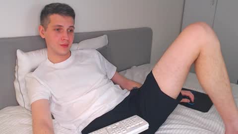 Oliver online show from February 12, 2:01 pm