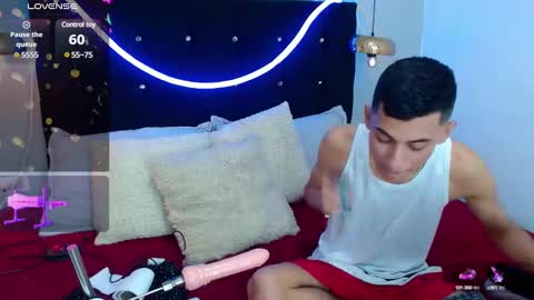 Snapshot of oliver_king_sex chatting on December 9, 7:07 pm Oliver Smith online show from December 9, 7:07 pm