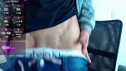 Snapshot of oliver_king_sex chatting on December 15, 2:05 pm Oliver Smith online show from December 15, 2:05 pm