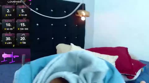 Snapshot of oliver_king_sex chatting on December 27, 9:00 pm Oliver Smith online show from December 27, 9:00 pm
