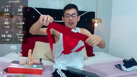 Snapshot of oliver_king_sex chatting on January 6, 4:55 pm Oliver Smith online show from January 6, 4:55 pm