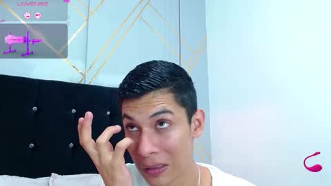 Snapshot of oliver_king_sex chatting on February 4, 1:13 am Oliver Smith online show from February 4, 1:13 am