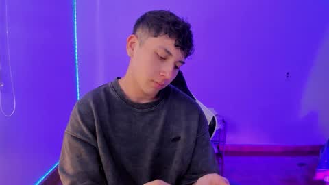 Snapshot of oliver_kyy chatting on December 14, 9:41 pm oliveeer online show from December 14, 9:41 pm