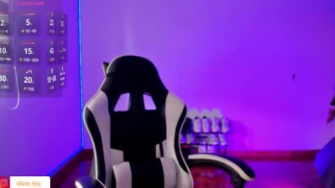 oliveeer online show from January 7, 8:44 pm