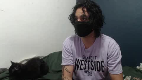 Snapshot of oliver_laid_2023 chatting on December 4, 8:18 pm oliver_laid_2023 online show from December 4, 8:18 pm