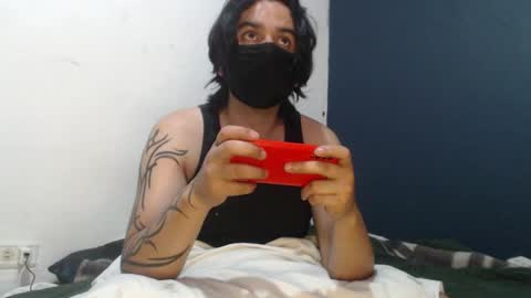Snapshot of oliver_laid_2023 chatting on December 7, 6:37 pm oliver_laid_2023 online show from December 7, 6:37 pm