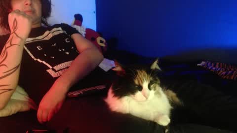 Snapshot of oliver_laid_2023 chatting on February 3, 12:58 am oliver_laid_2023 online show from February 3, 12:58 am