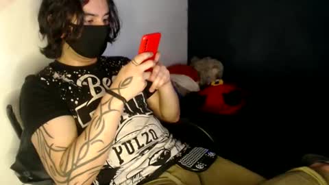 Snapshot of oliver_laid_2023 chatting on February 14, 9:32 pm oliver_laid_2023 online show from February 14, 9:32 pm