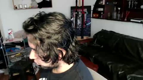 oliver_laid_2023 online show from October 27, 9:19 pm