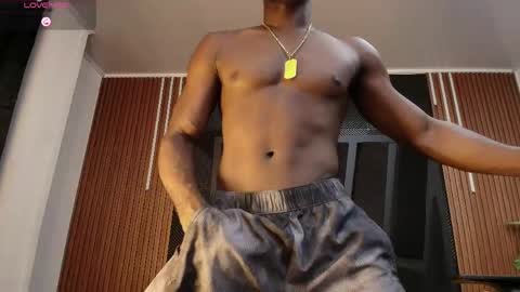 OLIVER LAURENT online show from April 20, 11:28 pm