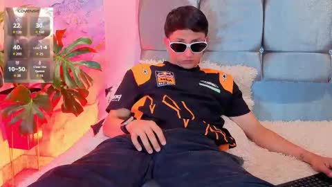 oliver mr  online show from March 24, 10:04 pm