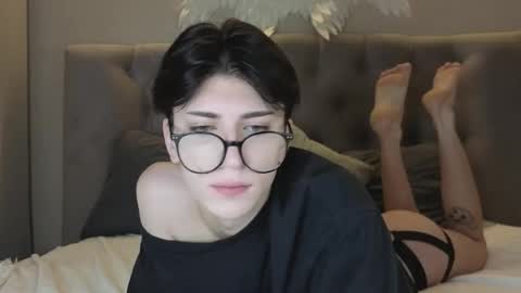 Snapshot of oliver_star_boy chatting on January 6, 11:40 pm oliver online show from January 6, 11:40 pm