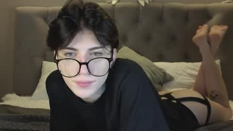 Snapshot of oliver_star_boy chatting on January 8, 9:06 pm oliver online show from January 8, 9:06 pm