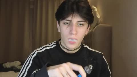 Snapshot of oliver_star_boy chatting on January 13, 4:12 pm oliver online show from January 13, 4:12 pm