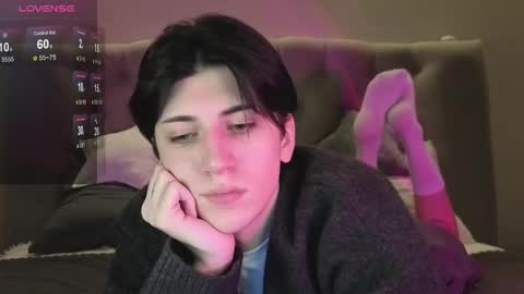 Snapshot of oliver_star_boy chatting on February 4, 5:19 pm oliver online show from February 4, 5:19 pm