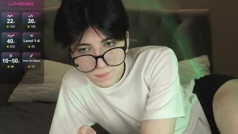 Snapshot of oliver_star_boy chatting on February 7, 8:23 pm oliver online show from February 7, 8:23 pm