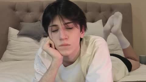 Snapshot of oliver_star_boy chatting on February 9, 9:02 am oliver online show from February 9, 9:02 am