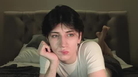 Snapshot of oliver_star_boy chatting on February 11, 5:07 pm oliver online show from February 11, 5:07 pm