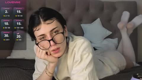 Snapshot of oliver_star_boy chatting on February 18, 11:39 am oliver online show from February 18, 11:39 am