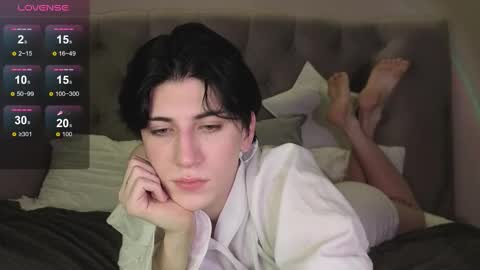 Snapshot of oliver_star_boy chatting on February 20, 5:46 pm oliver online show from February 20, 5:46 pm