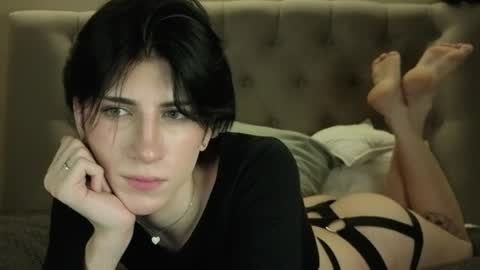 oliver online show from April 3, 5:00 pm