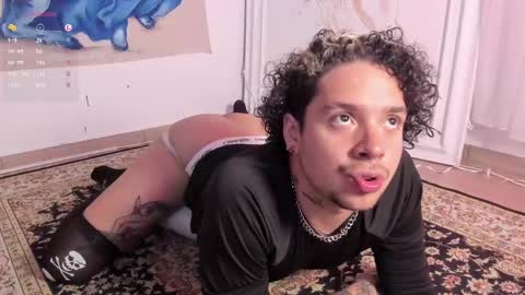 Snapshot of oliver_usher chatting on February 8, 10:51 pm Mr Blue Sky online show from February 8, 10:51 pm