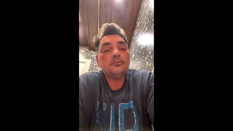 Snapshot of oliverclothesoff1211 chatting on February 21, 9:21 am oliverclothesoff1211 online show from February 21, 9:21 am