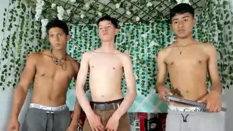 oliverhot_2005 online show from February 23, 7:38 pm