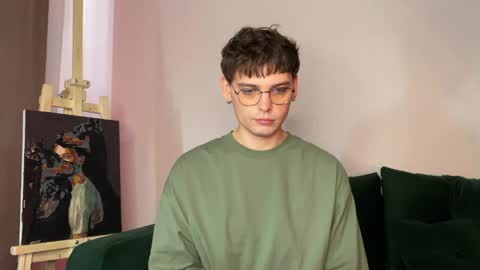 Snapshot of oliverlawrence chatting on June 2, 11:56 am oliverlawrence online show from June 2, 11:56 am