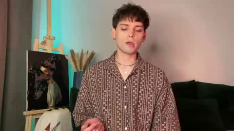 Snapshot of oliverlawrence chatting on June 8, 5:13 pm oliverlawrence online show from June 8, 5:13 pm