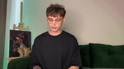 Snapshot of oliverlawrence chatting on July 1, 9:44 am oliverlawrence online show from July 1, 9:44 am