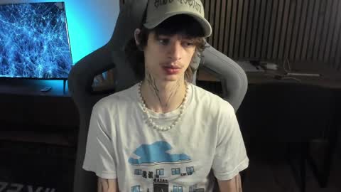 oliverrgroove online show from April 6, 7:26 pm