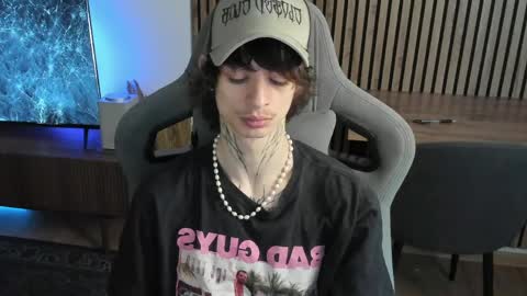 oliverrgroove online show from April 15, 11:17 am