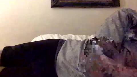 olivertwist1273 online show from December 25, 5:05 am