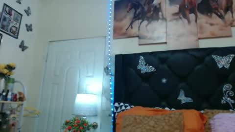 Snapshot of olivia119 chatting on January 17, 6:33 pm Olivia online show from January 17, 6:33 pm