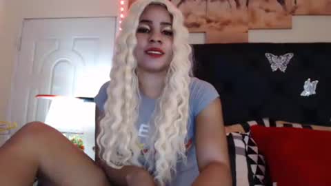 Snapshot of olivia119 chatting on January 29, 9:07 pm Olivia online show from January 29, 9:07 pm