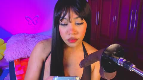 Snapshot of olivia__ds chatting on February 17, 3:47 am Olivia online show from February 17, 3:47 am